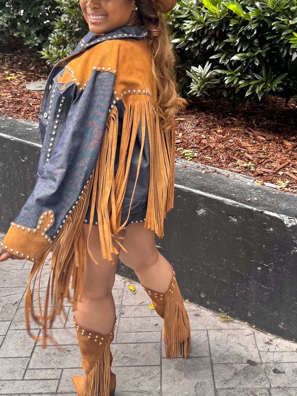 Nasty Gal Denim & Tan Suede Fringe Western Jacket - Picture 5 of 6